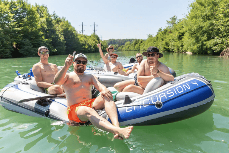 Zürich: Limmat-Floating-Abenteuer wie ein EinheimischerZürich: Mit dem Boot auf der Limmat wie ein Einheimischer