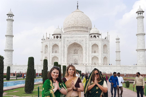 Excursão de um dia ao Taj Mahal e ao Forte de Agra a partir de AhmedabadPasseio sem voos