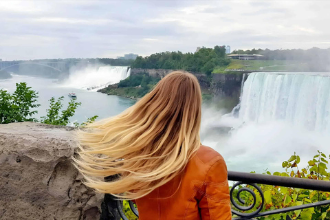 Toronto: Escursione guidata alle cascate del Niagara con crociera facoltativaTour delle Cascate del Niagara senza crociera in barca