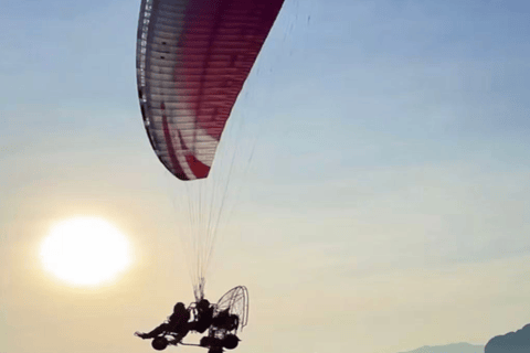 Vang Vieng: passeio de caiaque e parapente com serviço de busca no hotel