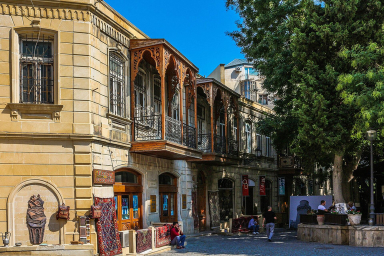 Baku: Old City Guided Walking Tour Baku Old City with professional guide group & private tour