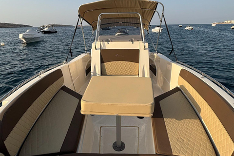 Malta: Private Boat Charter to Comino & Blue Lagoon Malta: Afternoon Private Boat Charter Comino & Blue Lagoon