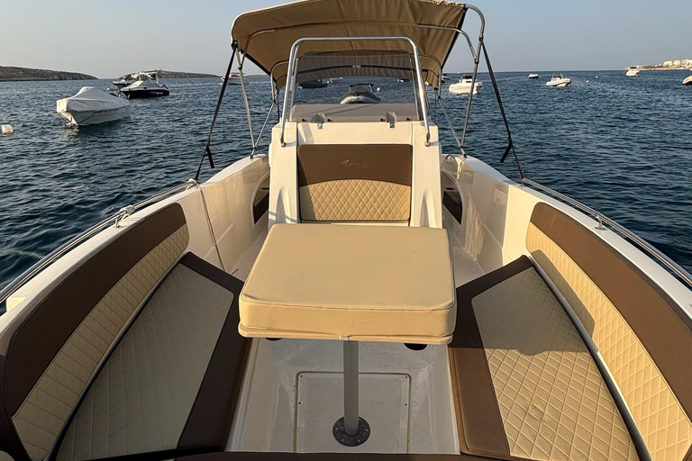 Malta: Private Boat Charter to Comino & Blue Lagoon Malta: Afternoon Private Boat Charter Comino & Blue Lagoon