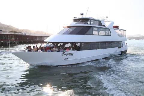 San Francisco: Empress Yacht New Year's Eve Party Cruise