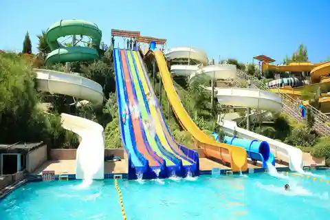Marmaris: Aqua Dream Waterpark entrébillet og hoteltransfer