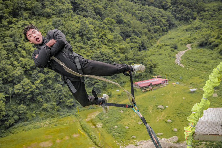 Skok na bungee w Pokharze