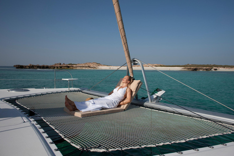 Muscat Sunset Catamaran CruiseCatamarancruise bij zonsondergang in Muscat