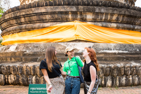 Chiang Mai: tour nocturno de 4h en Wat Umong y Doi SuthepTour en grupo de 4h al atardecer en Doi Suthep y Wat Umong