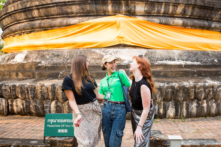 Chiang Mai: tour nocturno de 4h en Wat Umong y Doi SuthepTour en grupo de 4h al atardecer en Doi Suthep y Wat Umong