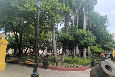 Cartagena: CITYTOUR ALL DAY, HOP ON HOP OFF AT ANY POINTCartagena: Discover emblematic places by double-decker bus