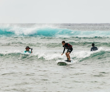 Oahu: Beginner-Friendly Waikiki Beach Surfing Lesson