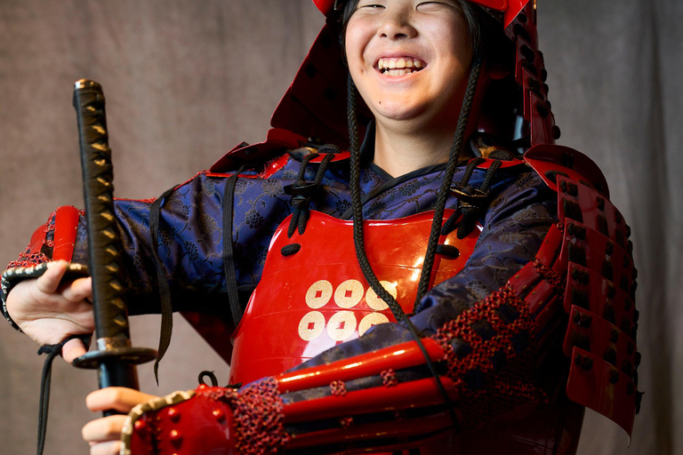 Kanazawa: Samurai Armor Experience with Professional Photos