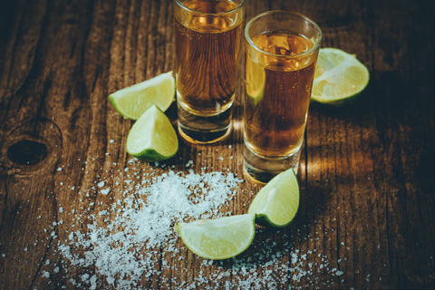 Kigali: Kisementi Bar-Hopping Tour with Gloria