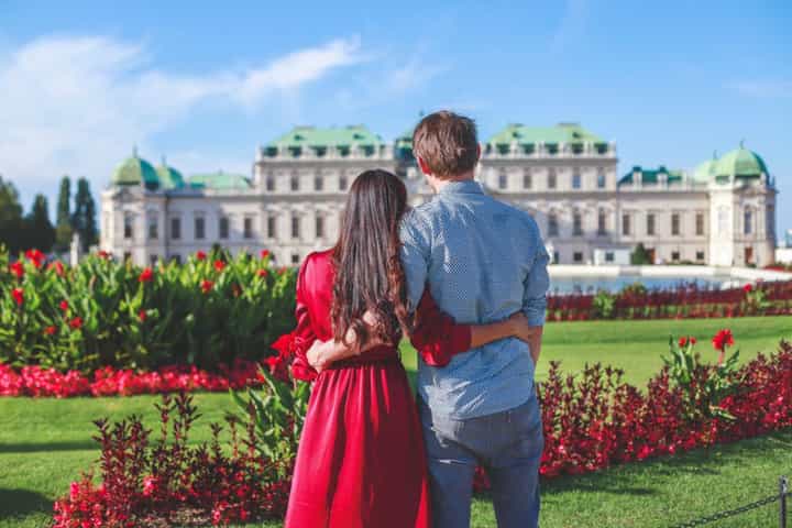 Vienna: Belvedere Palace Gardens Private Photoshoot