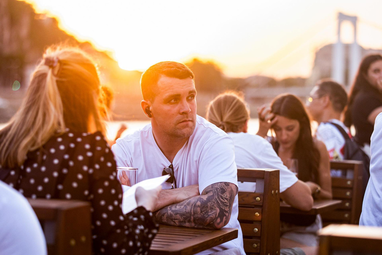 Budapest : Croisière historique avec boisson de bienvenueCroisière historique de jour avec Tokaj Premium Frizzante