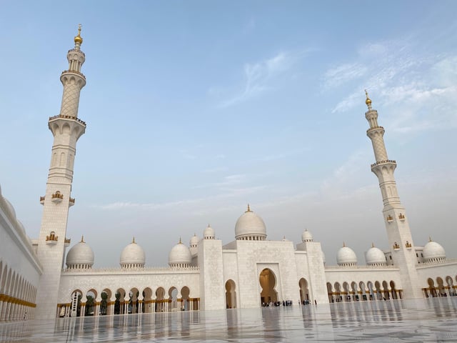 From Dubai: Abu Dhabi City Tour with Grand Mosque