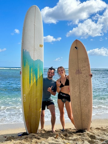 Oahu: Waikiki Beginner Private Surf Lesson with Female Guide