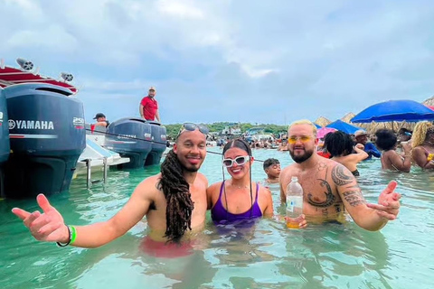 Cartagena: Rosario Islands Party Boat Tour with DJ