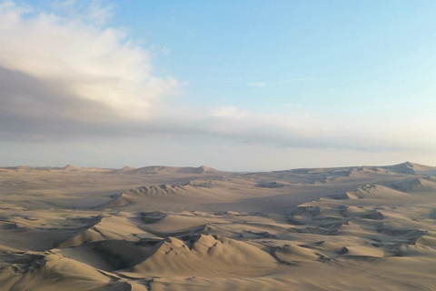 Huacachina: Paragliding over the Peruvian desert