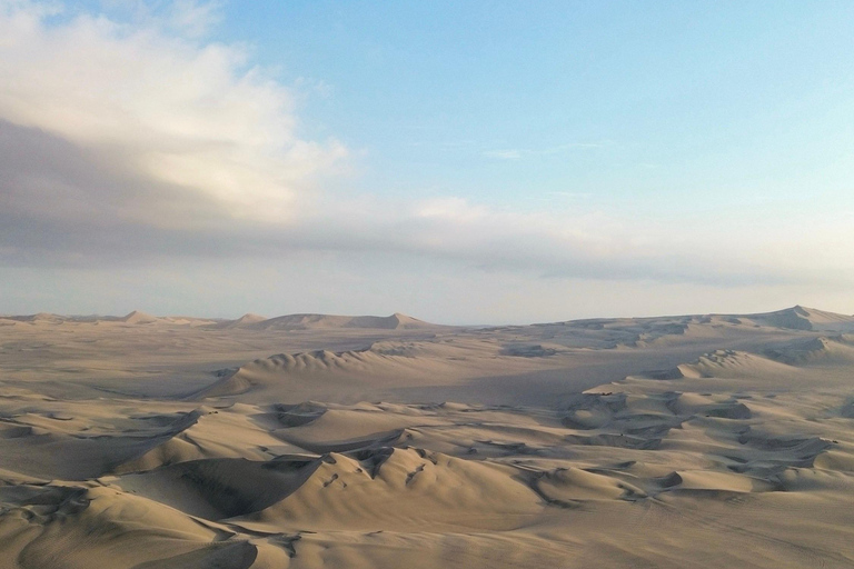 Huacachina: Paragliding over the Peruvian desert
