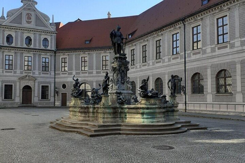 Munich: Full day Old Town Highlights Tour