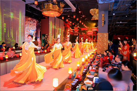 Guangzhou: Royal Cultural Dinner Show – HaiSiFu Standard Seating - Lunch