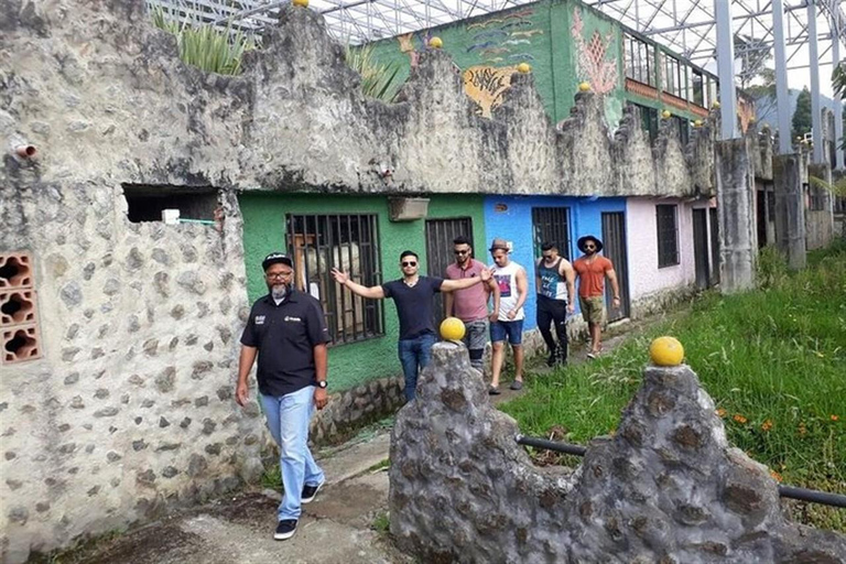 Medellin: Private Tour to Pablo`s Prison