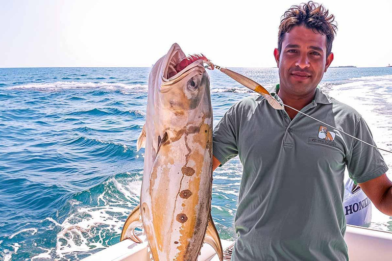 Viagem de pesca em lancha rápida