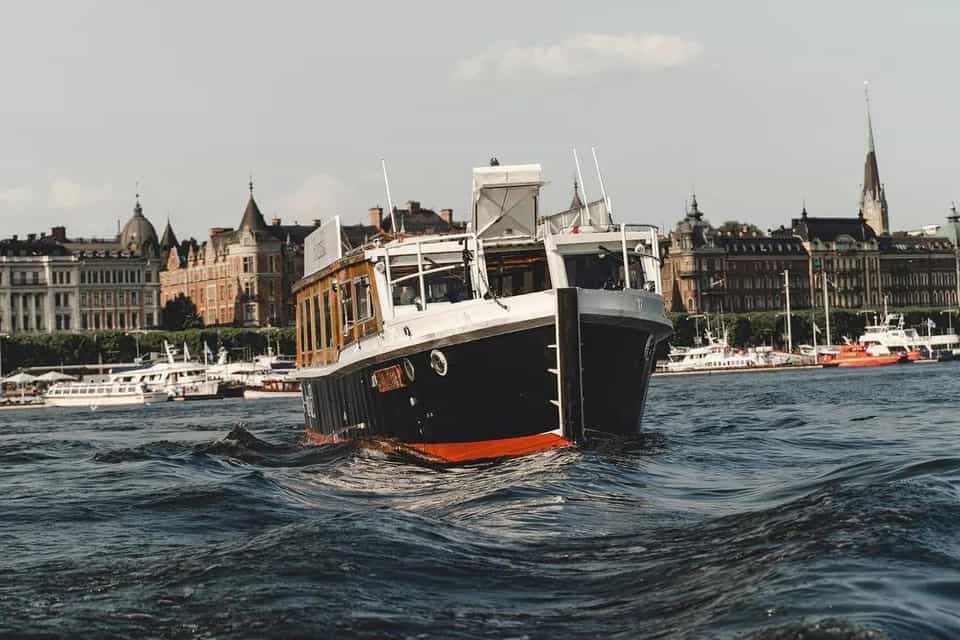 Stockholm-Sightseeing im E-Boot