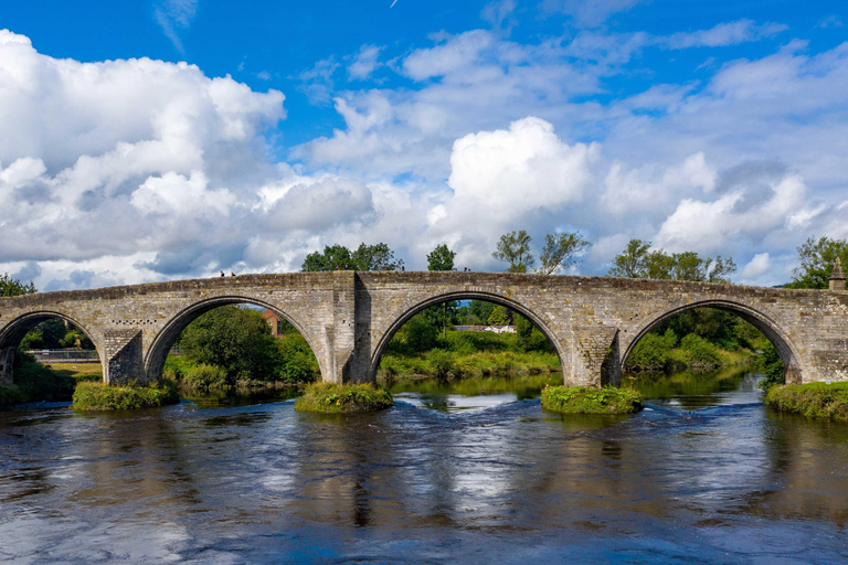 Stirling: 2-hour Best Intro Walking Tour with a Local