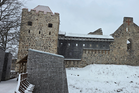 From Riga: Turaida & Sigulda Day Trip with Guide