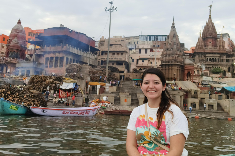 Varanasi : 4 heures de visite matinale (lever du soleil, cérémonie, temple, bateau)