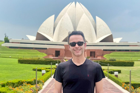 Delhi: tour espiritual de 4 religiones y espectáculo de agua de AkshardhamTour privado (coche + guía)
