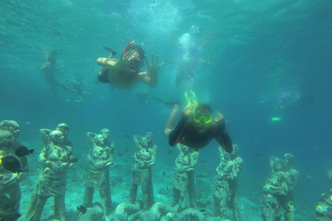 Lombok: Private Glass-Bottom Boat Tour with Snorkeling