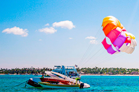 Punta Cana: Boogie Boarding and Parasailing Adventure