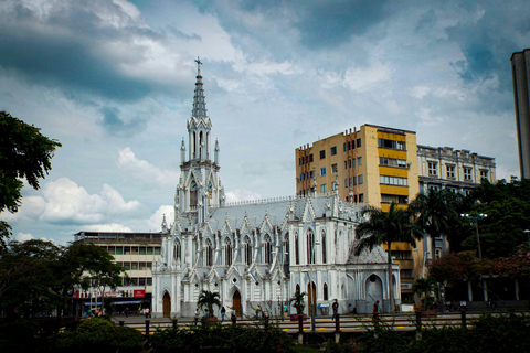 Cali: Flavors and Secrets Walking Tour with Drinks