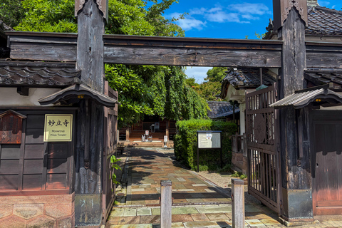 Kanazawa: Private Wish Ritual & Ninja Temple Walking Tour
