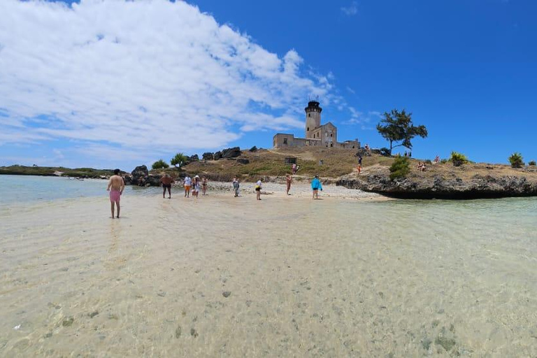 5 ilhas Passeio de barco, Snorkeling, Almoço de churrasco na praia