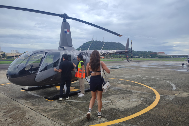 Recogida en carro lujoso, tour Helicóptero de ciudad Panamá