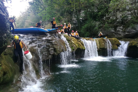 Vanuit Zagreb: Mrežnica kajakken &amp; Rastoke dorp - dagtrip