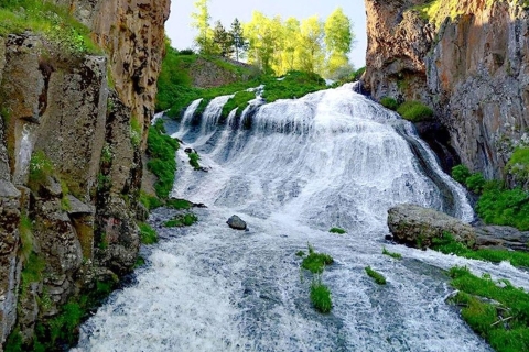 Kolejka linowa Tatev, wodospad Jermuk, galeria wód mineralnych