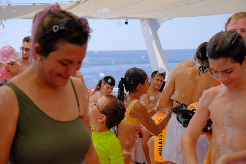Van Alanya: boottocht met onbeperkte frisdranken en lunchBoottocht vanaf een ontmoetingspunt in de jachthaven van Alanya