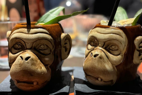 Eindhoven: Cocktail tour with drinks & games