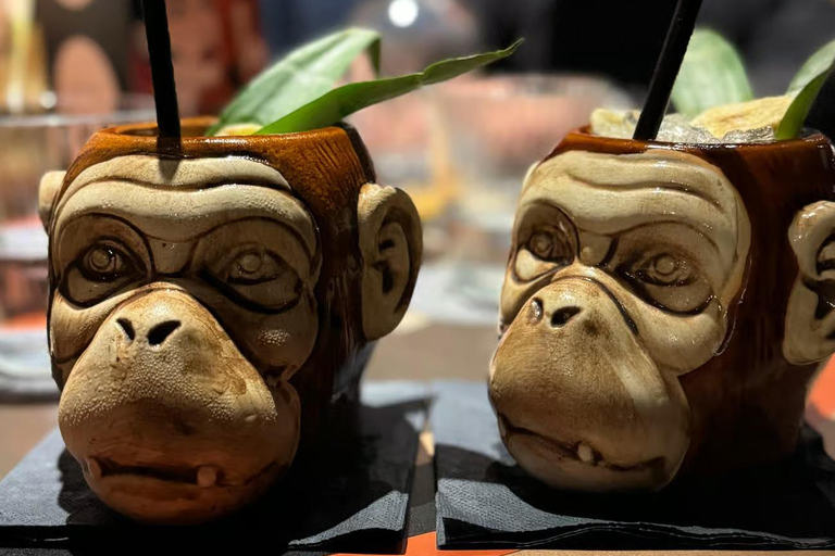 Eindhoven: Cocktail tour with drinks & games
