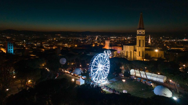 Visit Arezzo 3-hour tour of the Christmas Markets with tastings in Il Borro