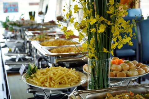 Ha Long Bay luxe dagtocht, lunchbuffet, Titop, grot, kajak