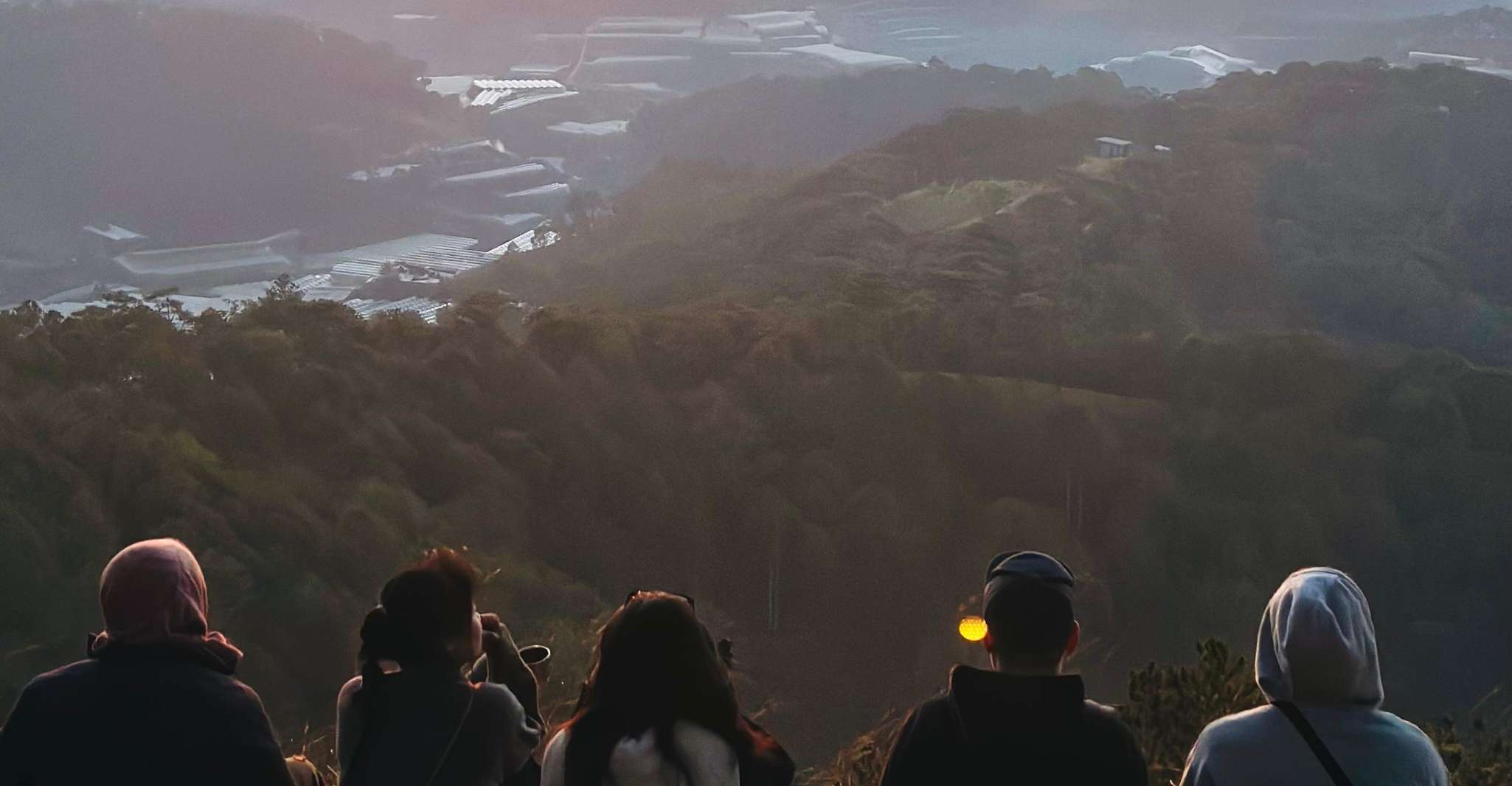 Da Lat, Chasing the sunrise above misty valley - Breakfast i - Housity