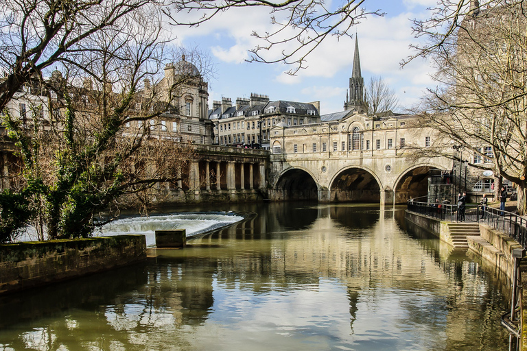 Vanuit Londen: dagtrip naar Stonehenge en Bath met geheime locatieStonehenge en Bath kleine groepstour vanuit London Eye