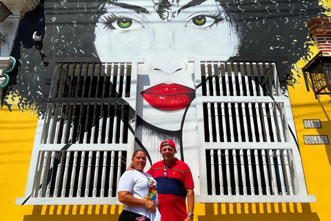 Tour a piedi al tramonto di Cartagena: Storia, mura e Getsemaní