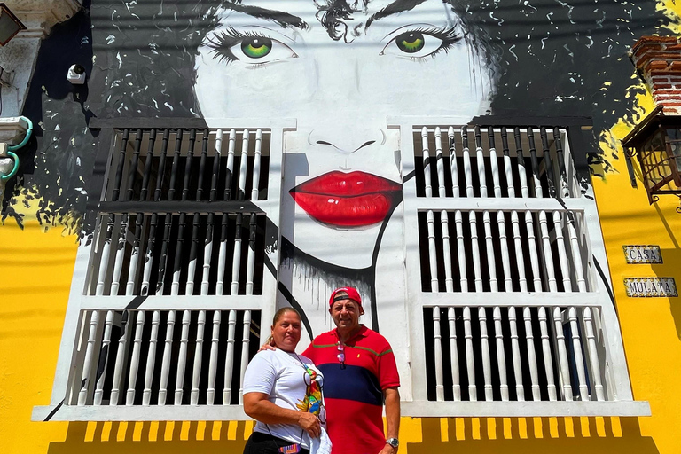 Tour a piedi al tramonto di Cartagena: Storia, mura e Getsemaní